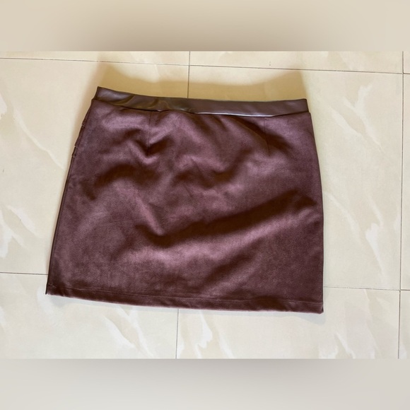 Marc New York Burgundy Velvet Faux Leather mini  Skirt XL  polyester spandex - Picture 11 of 16
